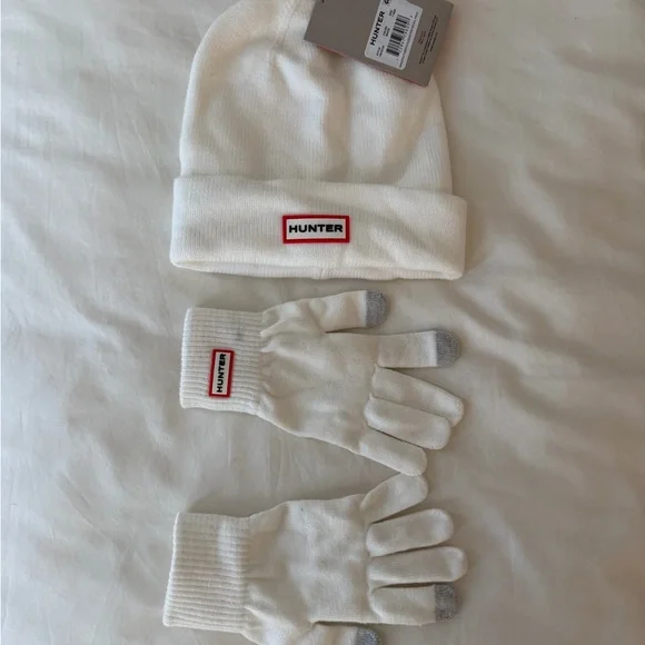 Hunter | Accessories | Hunter White Beanie And Gloves Set  display picture 2